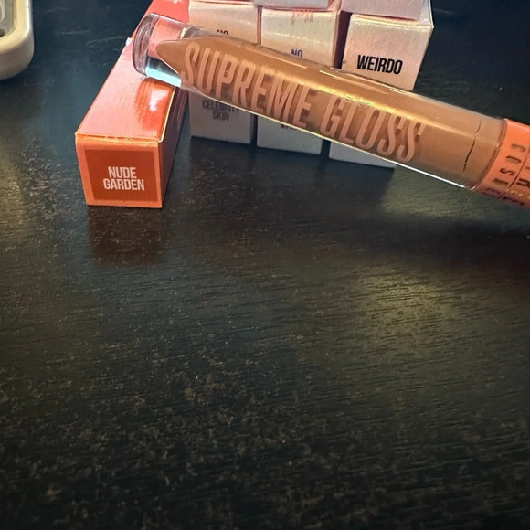 2/$20 Jeffree Star NIB Supreme Gloss color Nude Garden - Picture 6 of 6